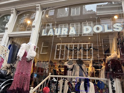 Laura Dols