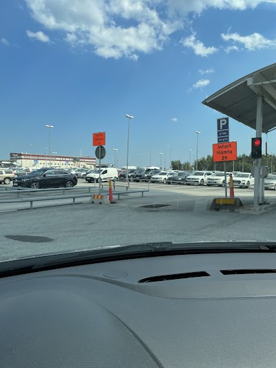 Swedavia Pick-Up and Drop-off Terminal 5, 2 hours parking