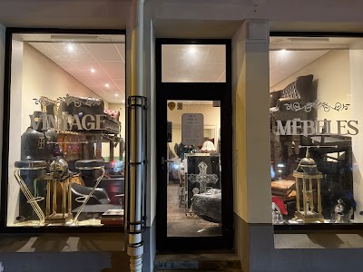 VINTAGE MĒBELES